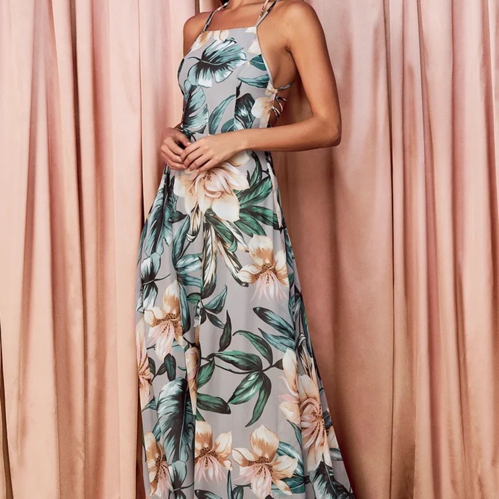 Lulu's Love Abloom Lace-Up Maxi / Blush